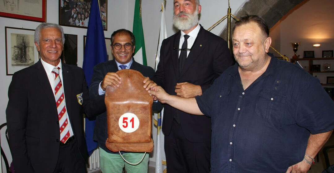 Raffaele Ascenzi presenta Dies  Natalis e inaugura i caminetti rotariani