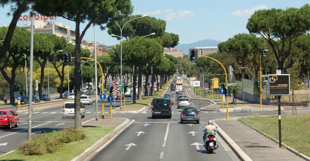 Paura sulla Cristoforo Colombo, altro incidente, due feriti