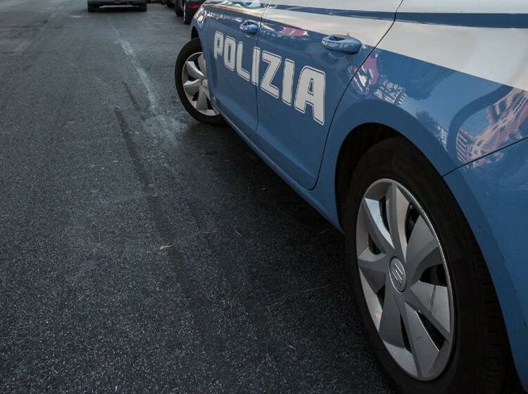 Cadavere trovato in un cassonetto, 4 arresti