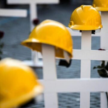 Ancora morti sul lavoro, investito da un furgone nel cantiere della metro, perde la vita 60enne