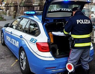 Fugge dopo incidente stradale: rintracciato, era ubriaco e non aveva assicurazione