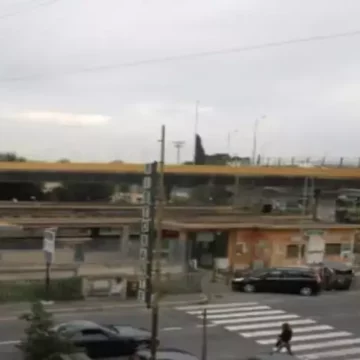 Roma, morto il 21enne investito alla stazione di Labaro: colpito da un’auto e un taxi