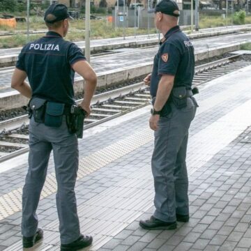 Montalto di Castro, donna trovata morta sui binari