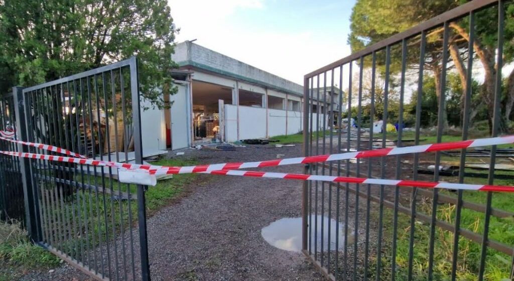 Esplosione centro rifugiati San Lorenzo Nuovo, indagini in corso, resta il mistero sulle cause