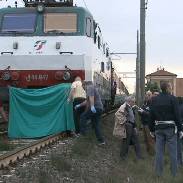 Montalto di Castro, donna investita da treno, ascoltato macchinista