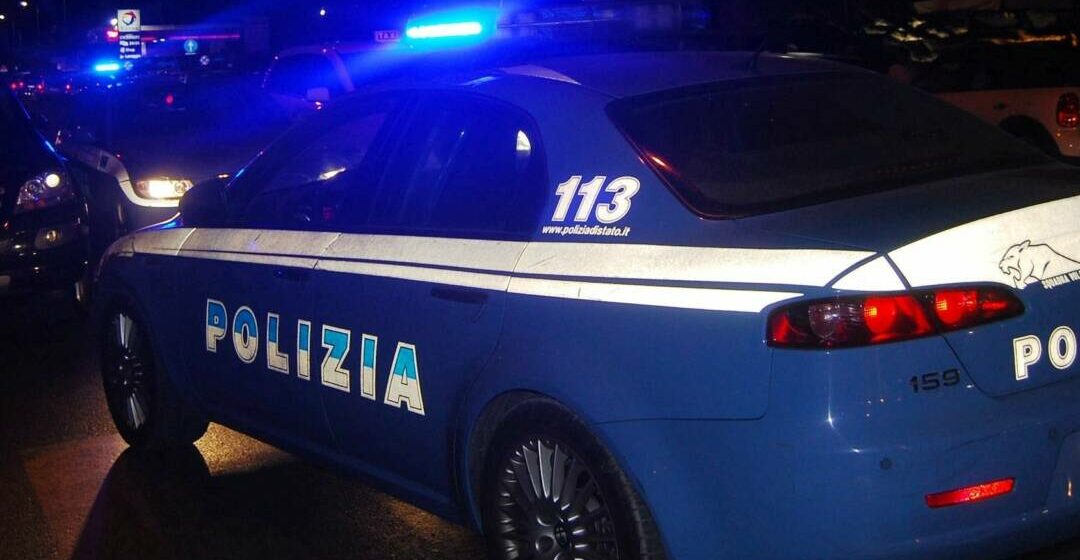 Viterbo, lancia sedie addosso alla moglie, 63enne allontanato dalla casa familiare