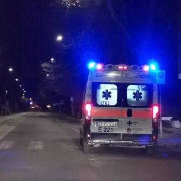 Caprarola, auto finisce fuori strada e si ribalta: morto un 19enne