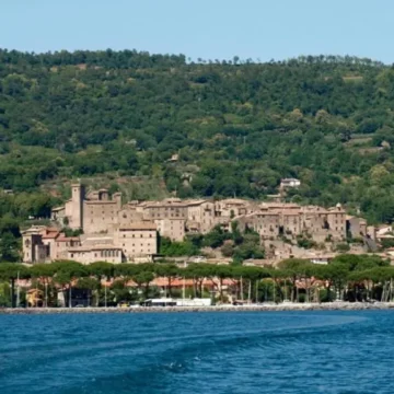 Bolsena, bagnanti trovano un ordigno bellico