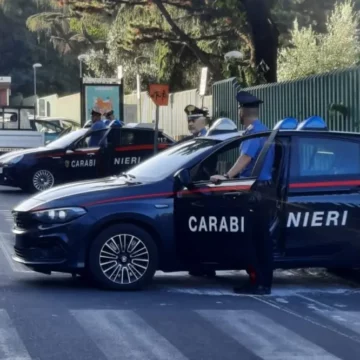 Sorpreso mentre guida ubriaco in pieno centro: denunciato