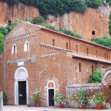 Castel Sant’Elia, imbrattato affresco nella basilica