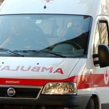 Scontro tra due auto sulla Tuscanese, due feriti