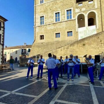 Ischia di Castro, in piazza prodotti artigianali, manufatti e prodotti tipici