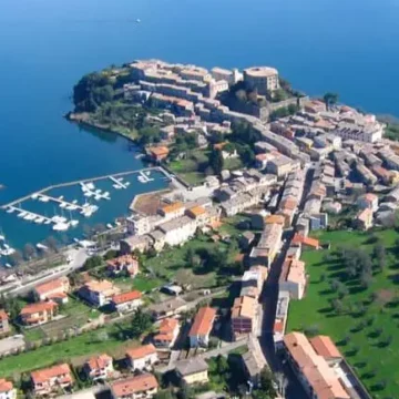 Batteri nel lago di Bolsena, divieto di balneazione e pesca a Capodimonte