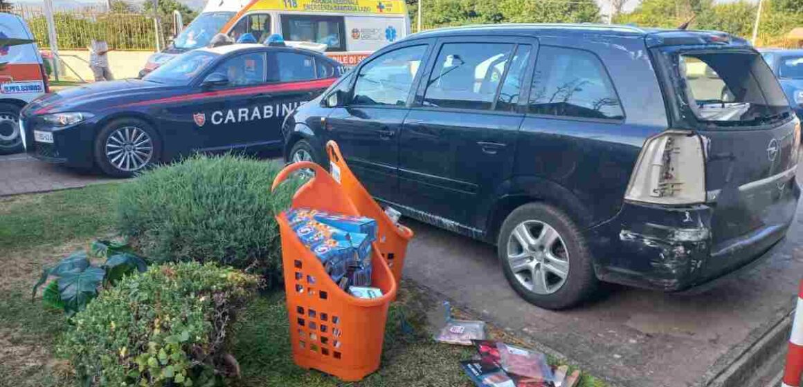 Rapina elettrodomestici dal Supermercato: coppia in fuga fermata dai Carabinieri