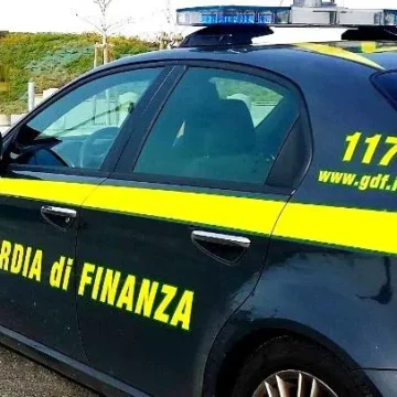 Viterbo, la Finanza scopre 28 lavoratori irregolari, multa ad associazione sportiva