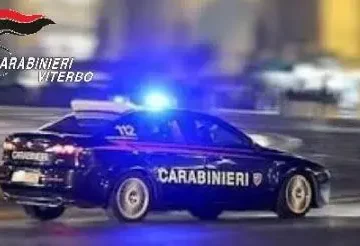 Montalto di Castro, ruba in una casa e i carabinieri lo trovano nascosto in camera da letto