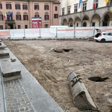 Viterbo,  Piazza del Plebiscito, suspance per le verifiche della Sovrintendenza