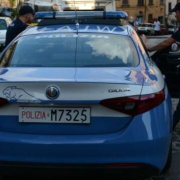 Minaccia e picchia il fidanzato della ex, arrestato 28enne rumeno