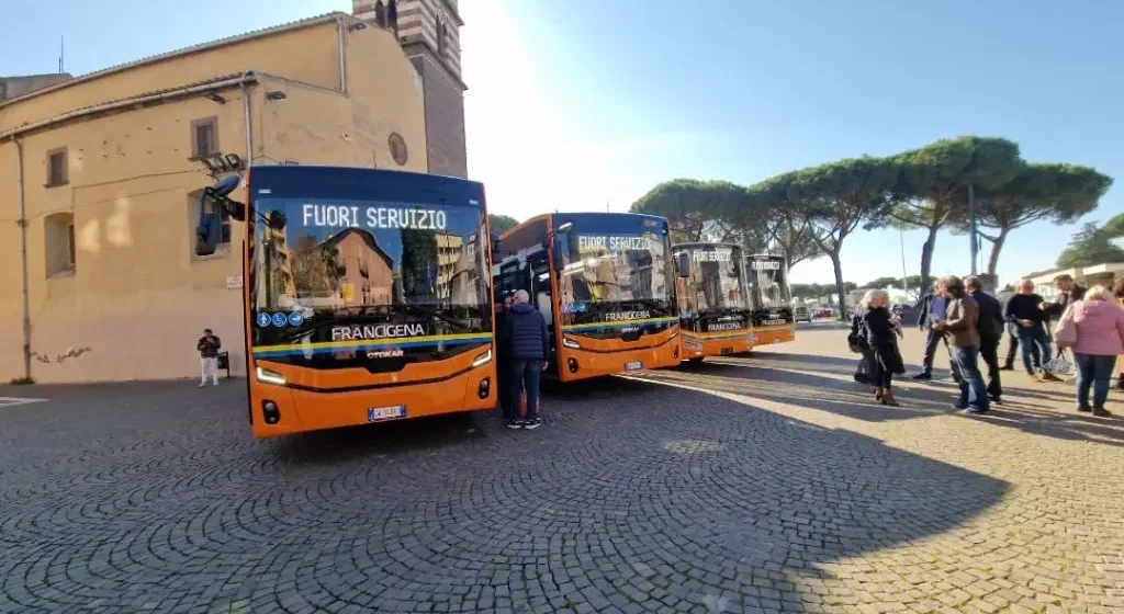 Arrivati i primi nuovi bus di Francigena