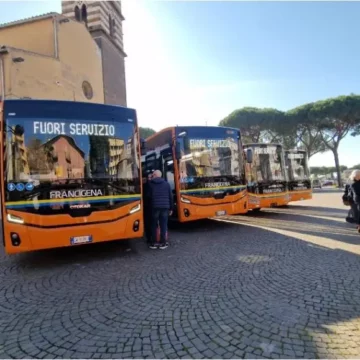 Arrivati i primi nuovi bus di Francigena