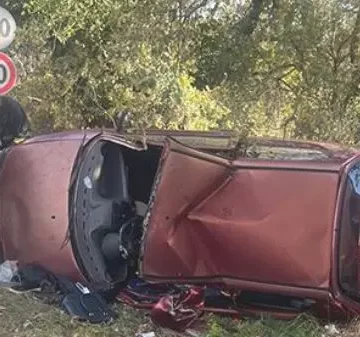 Schianto tra due auto a Monte Romano, ragazzo incastrato tra le lamiere